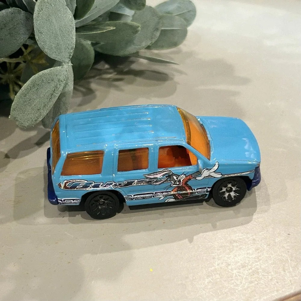 1997 Matchbox '97 Chevy Tahoe Bugs Bunny Die-Cast Toy Car Looney‎ Tune